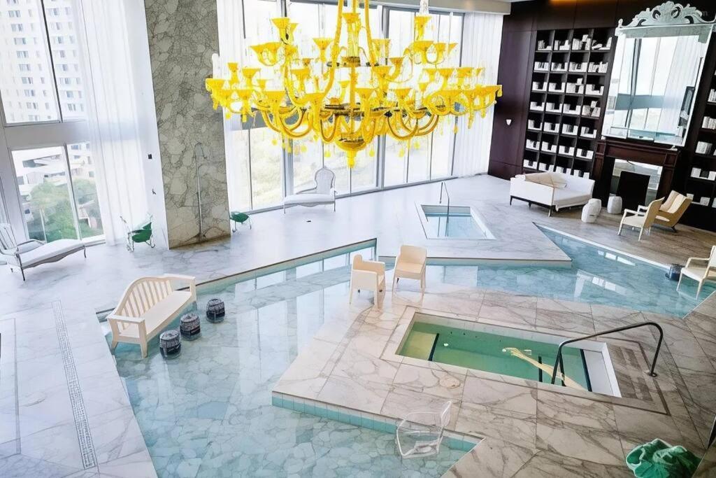 W Hotel Luxury High Rise Маямі Екстер'єр фото